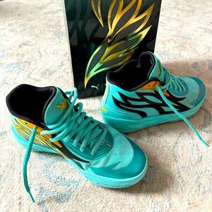 Lamelo aqua size 7, very good condition